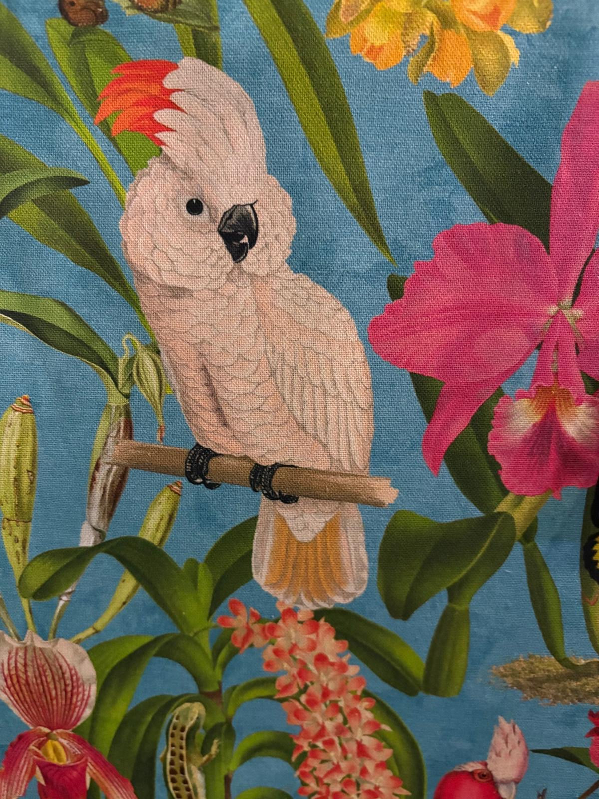 Maglietta Nera Cotone 100% - Grafica Floreale Elegante