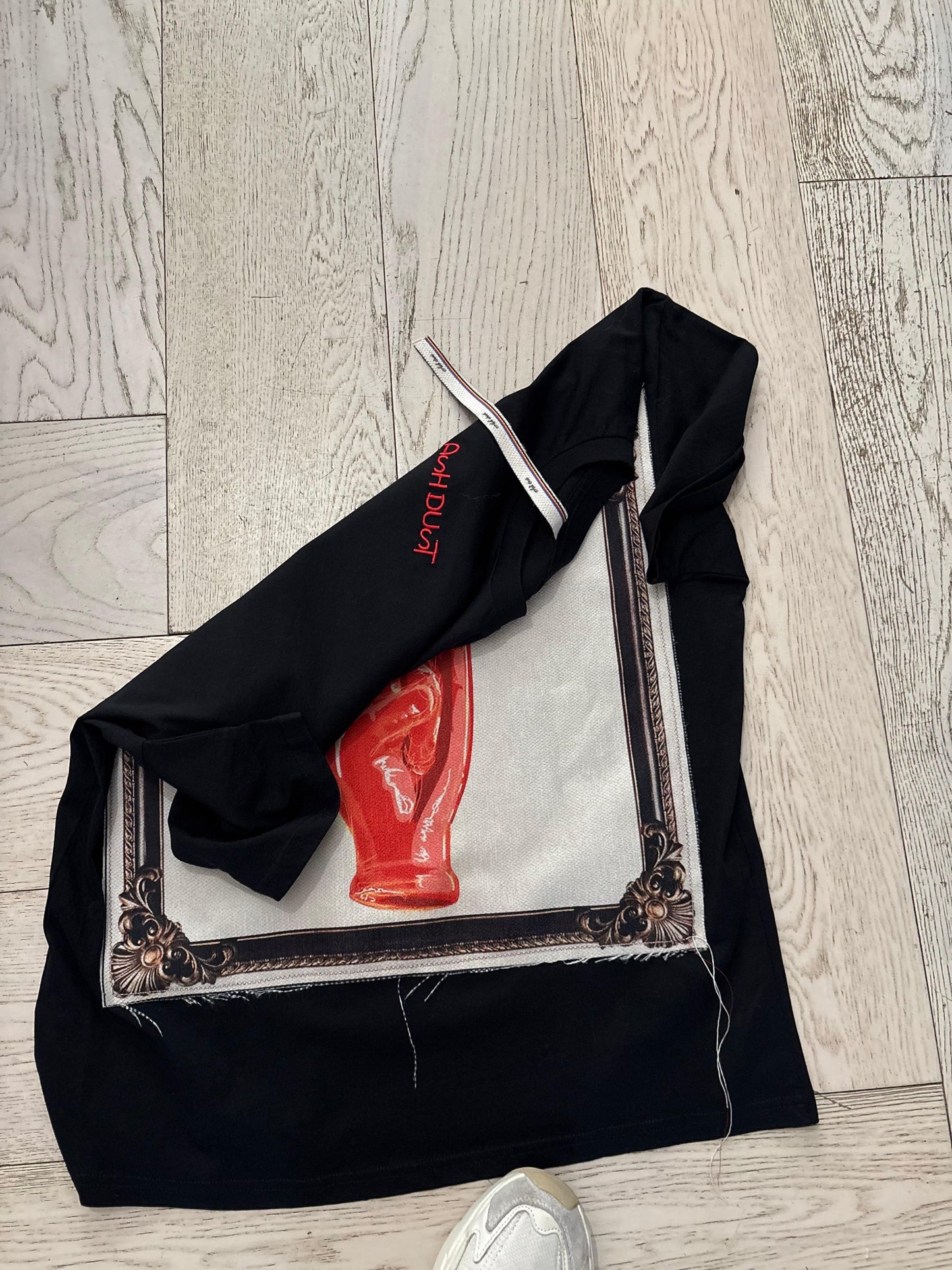 Maglietta Nera Cotone 100% - Grafica Scaramantica Napoletana