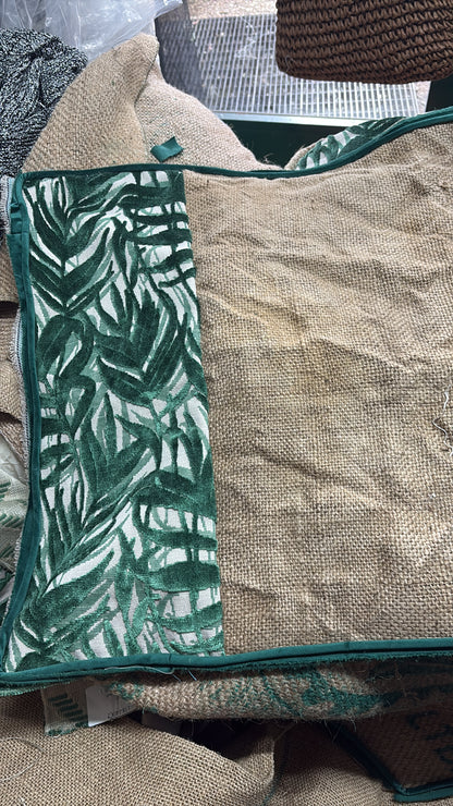 Cuscino in Yuta Riciclata da Sacchi di Caffè e Velluto di Lino Pregiato