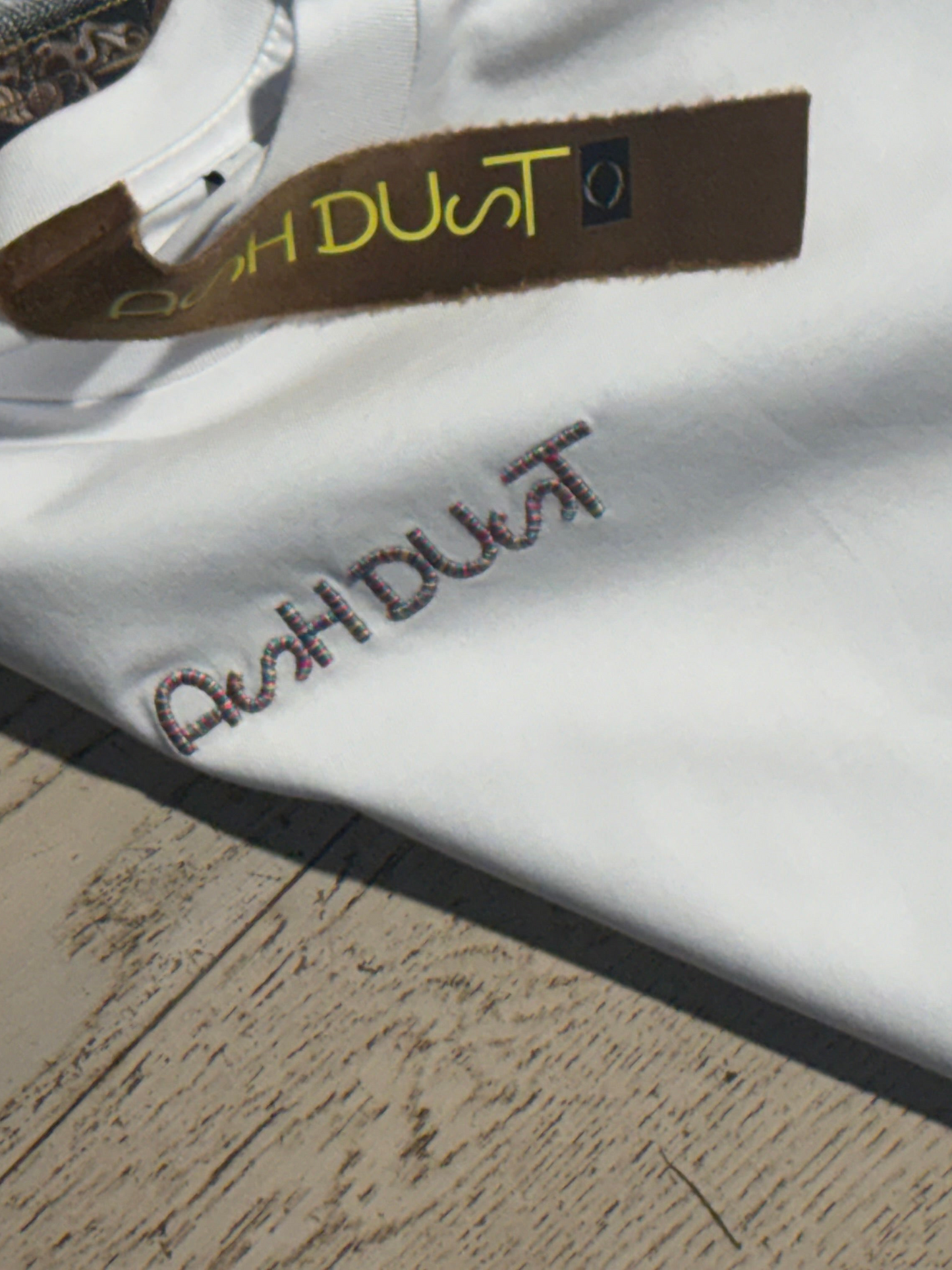 Maglietta Bianca Cotone 100% - Grafica Circo Stilosa