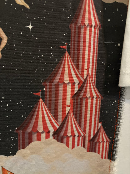 Maglietta bianca con circo
