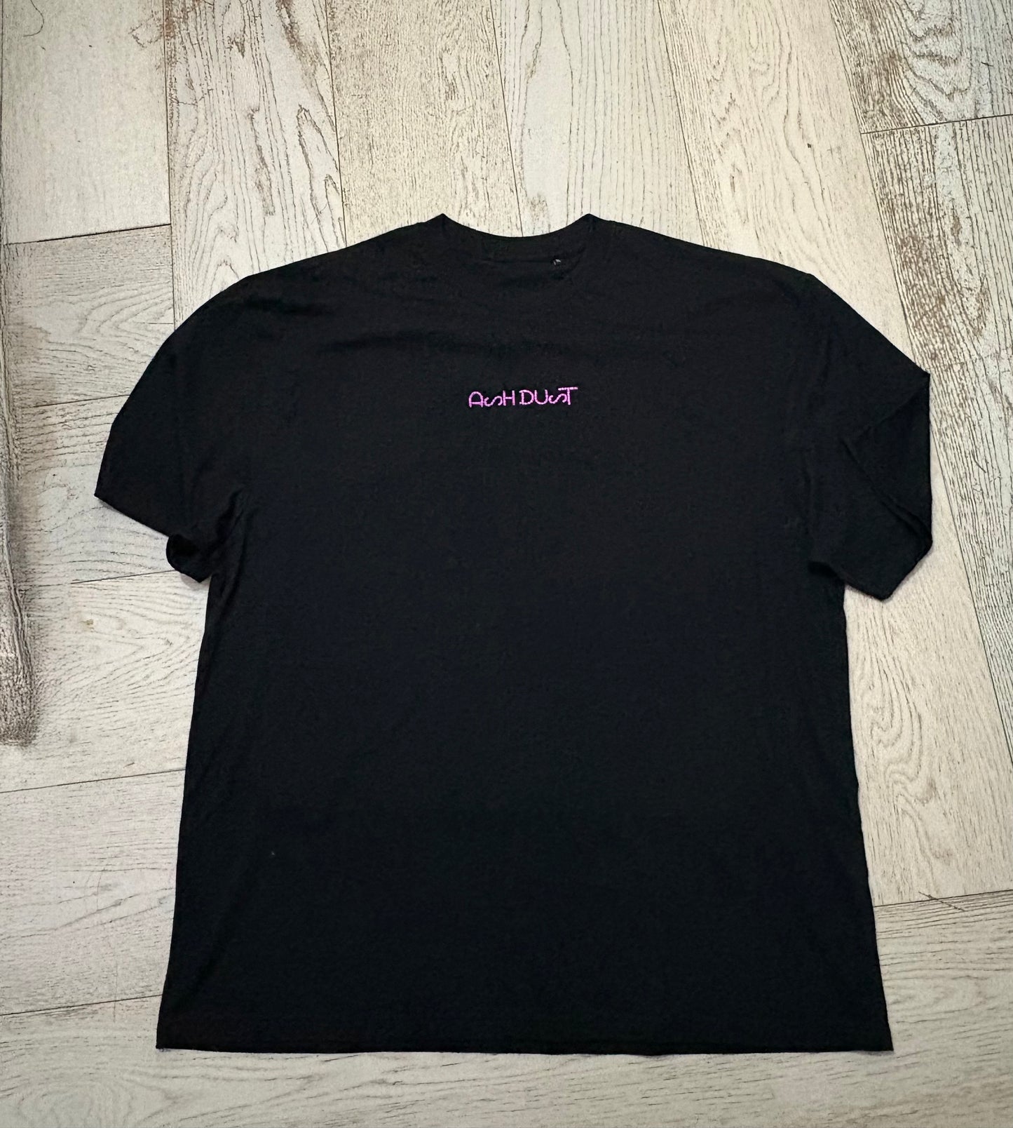 T-Shirt Nera Viso Donna - Grafica Artistica