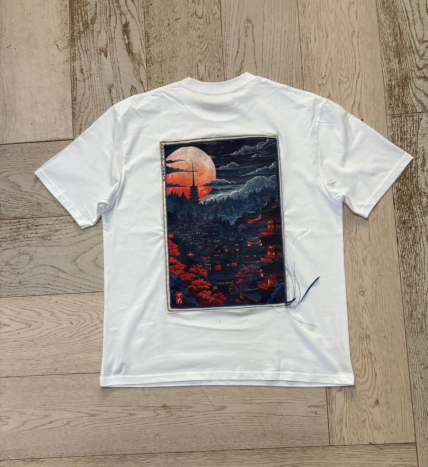 Kyoto Blood Moon — T-Shirt Grafica Ukiyo-e