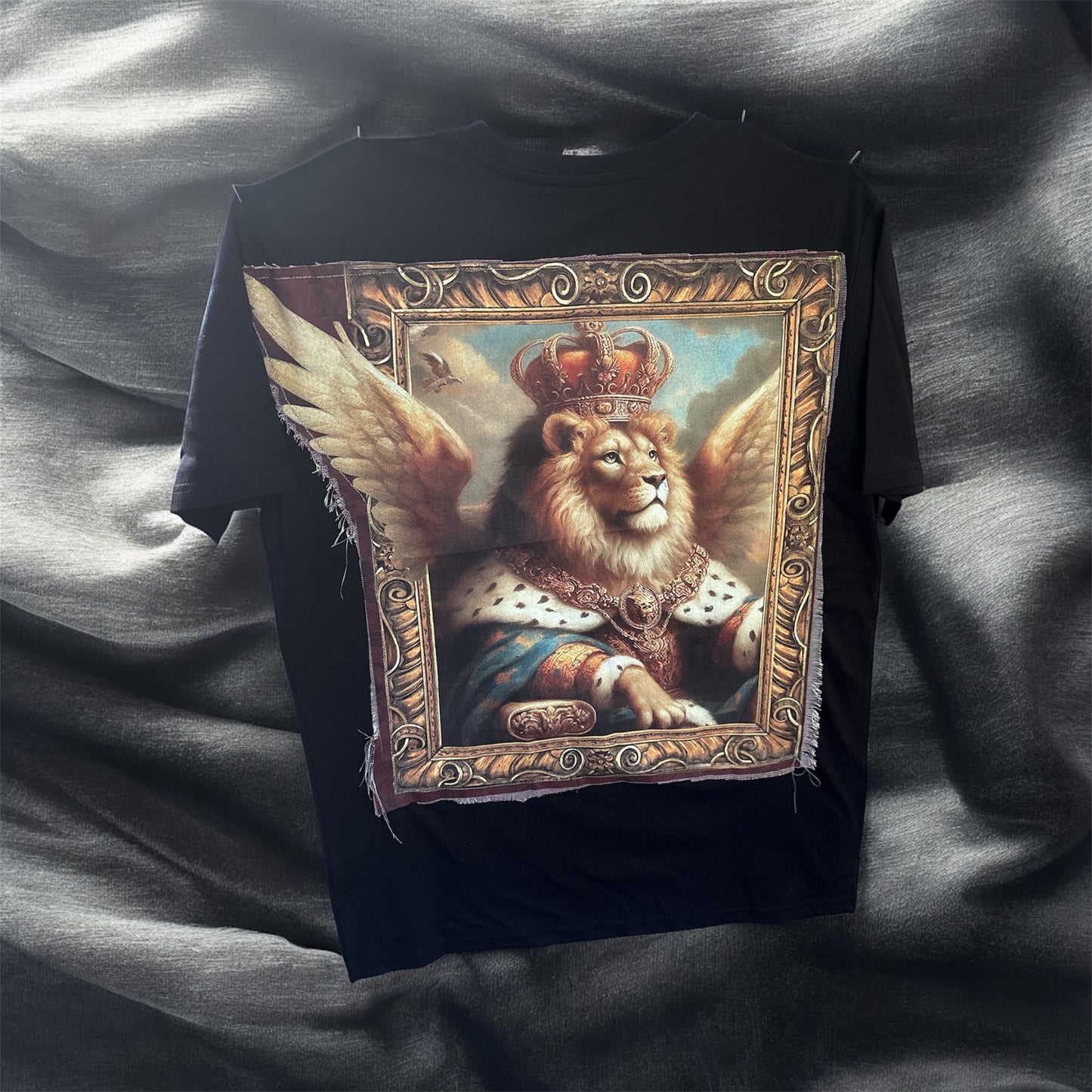Maglietta Nera Regular Cotone - Leone con Ali Potente