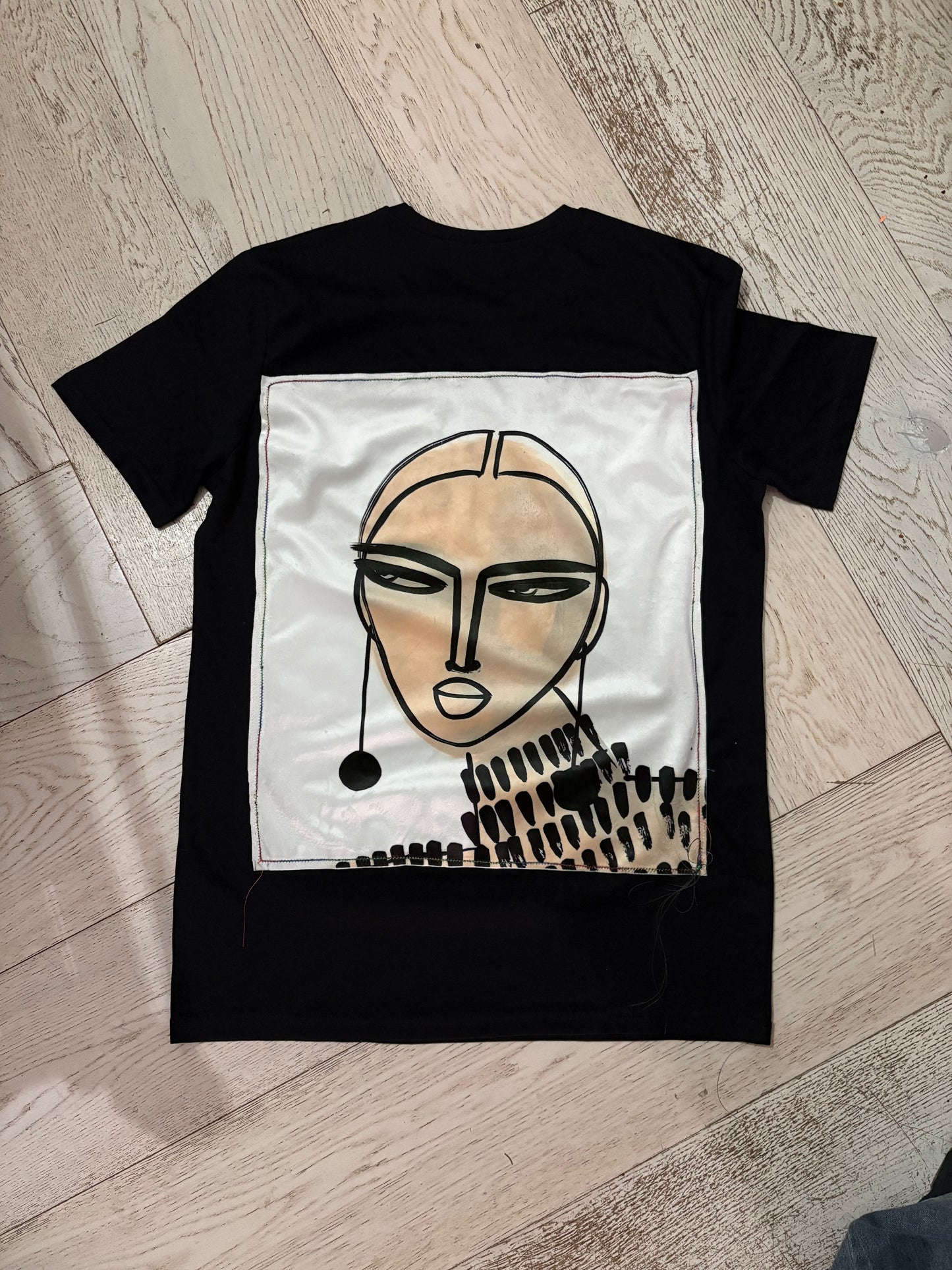 Maglietta Nera con Viso