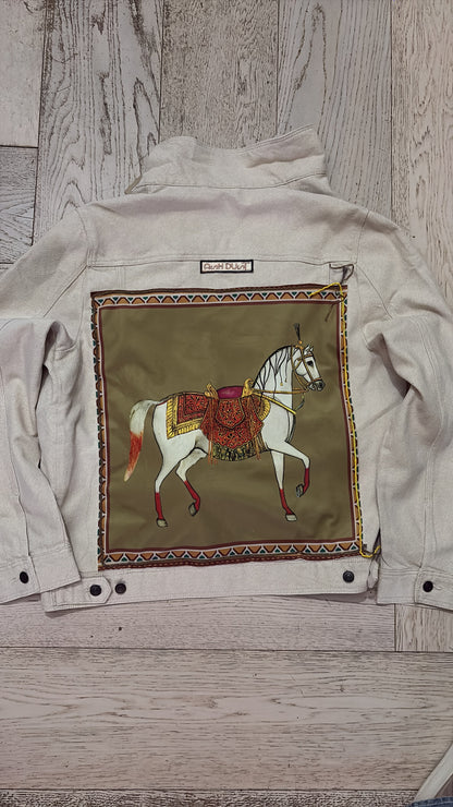 Royal Equestrian — Giacca Denim con Patch Artistico