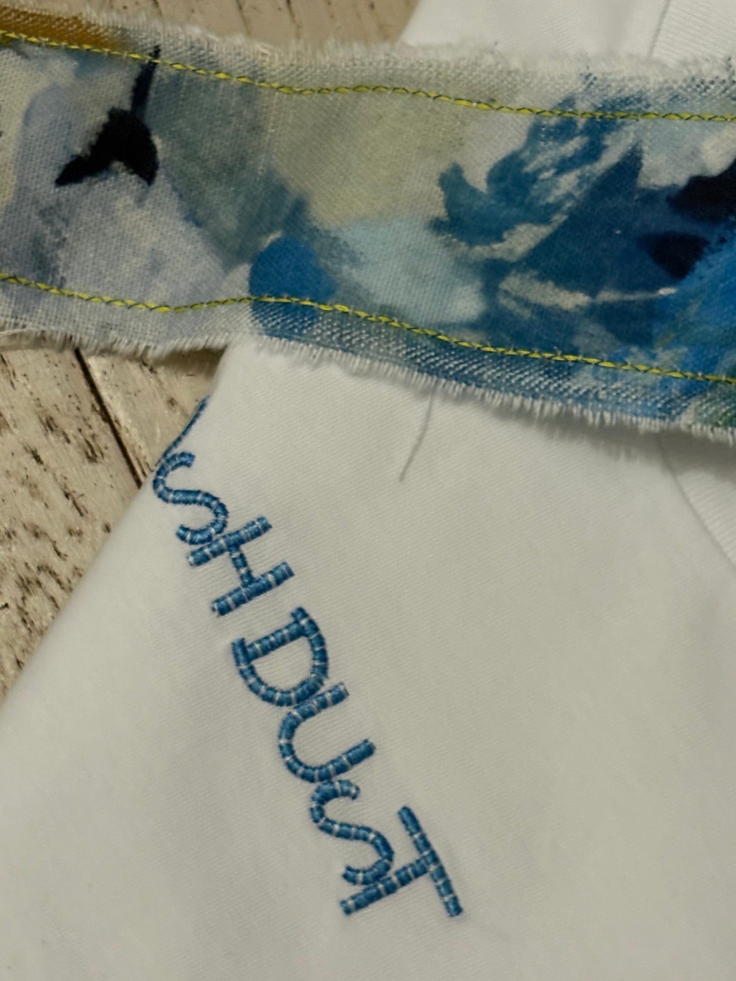 Maglietta Oversize Bianca - Grafica Floreale Stilizzato